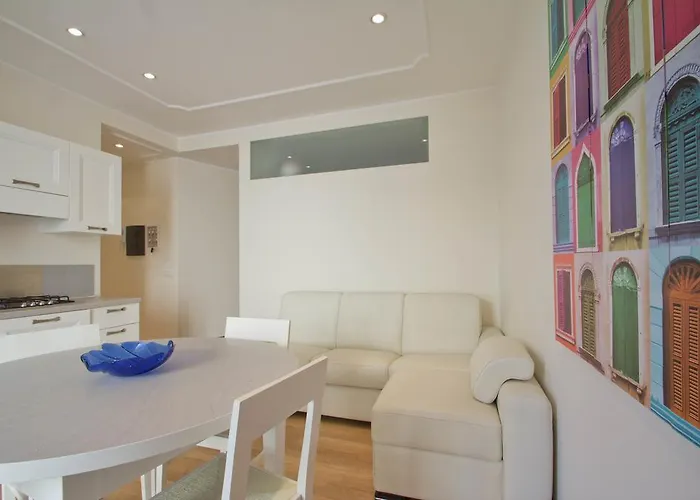 Alassio Bnb Apartments Апартаменты *